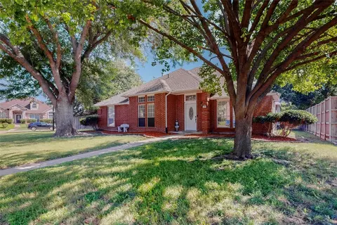 1701 Lordsburg Dr, Garland, TX 75040