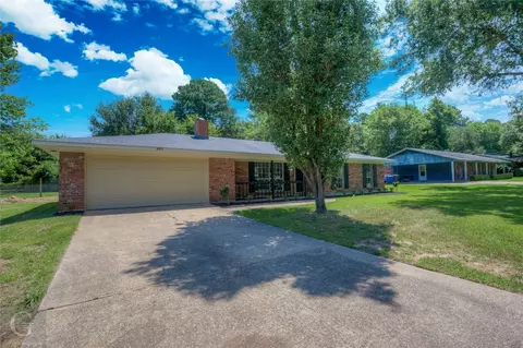 8475 Parkdale Dr, Shreveport, LA 71108