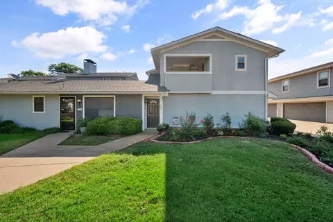 638 Timberline Dr, Hurst, TX 76053