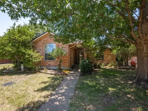 627 Tulane Dr, Waxahachie, TX 75165