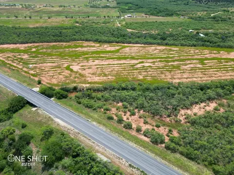 1097 Us Hwy 83, Winters, TX 79567