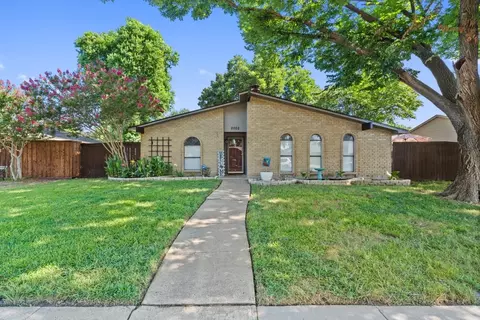 2002 Sandra Ln, Grand Prairie, TX 75052