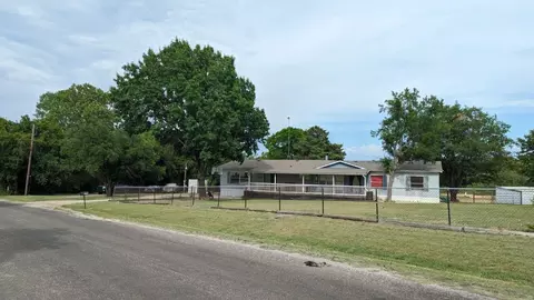1315 Neck Rd, Palmer, TX 75152