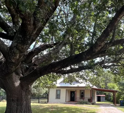 504 N Fordyce St, Blooming Grove, TX 76626
