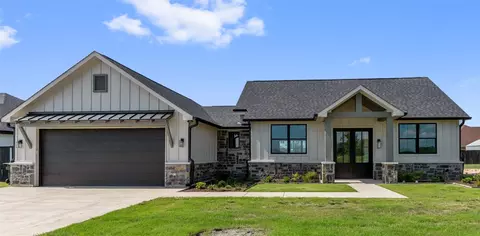 312 James St, Mabank, TX 75147