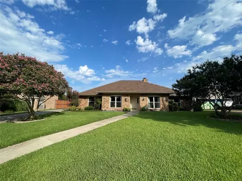 4122 Fairlakes Ct, Dallas, TX 75228