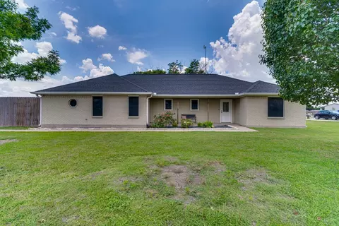 931 Ovilla Rd, Waxahachie, TX 75167