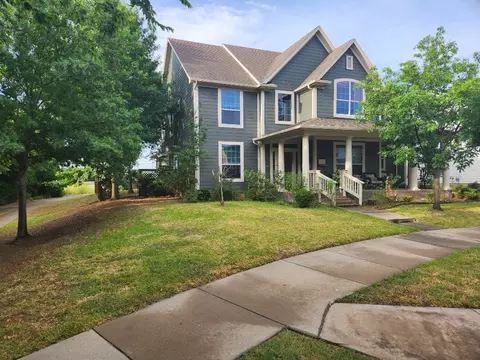 8616 Newman Dr, North Richland Hills, TX 76180