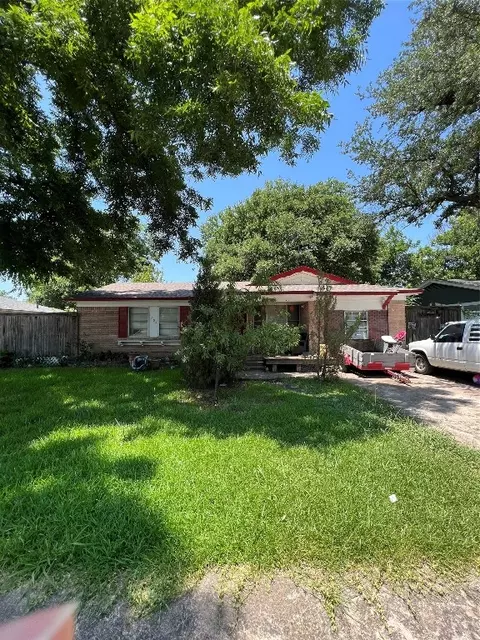 609 King Ln, Garland, TX 75042