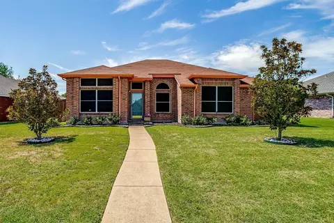 908 Moore St, Cedar Hill, TX 75104