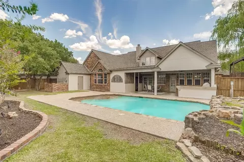 108 Manders Ct, Runaway Bay, TX 76426