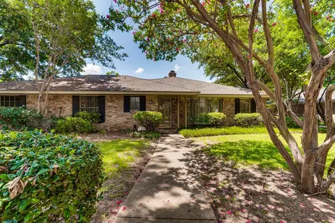 2405 Sir Guy Dr, Grand Prairie, TX 75050
