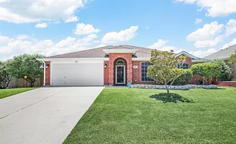 9113 Alyssa Dr, White Settlement, TX 76108