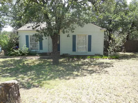 410 S Hillcrest Ave, Eastland, TX 76448