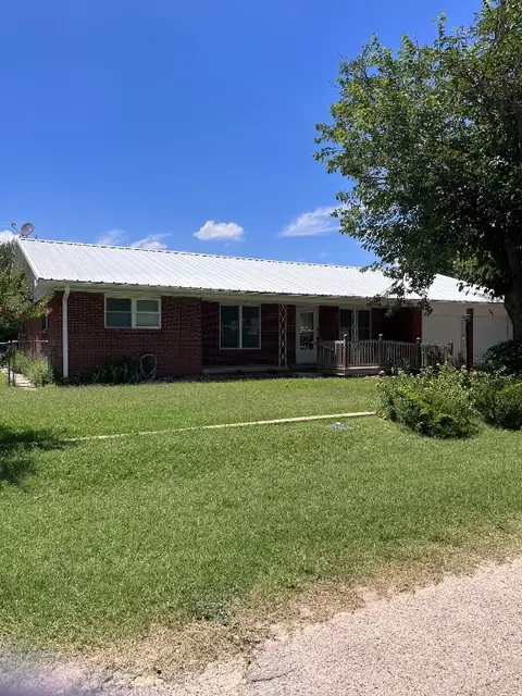 506 Cedar St, Clyde, TX 79510 photo 2