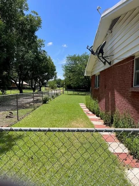 506 Cedar St, Clyde, TX 79510 photo 22