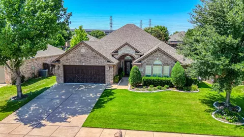 8412 Arroyo Ln, Benbrook, TX 76126