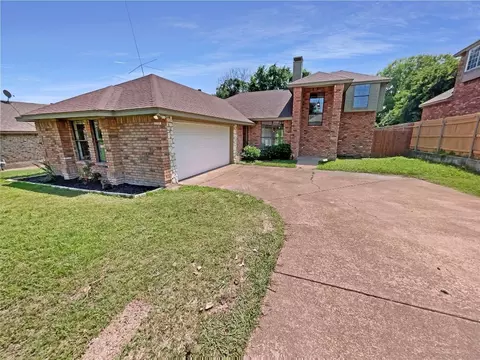 840 Woodridge Dr, Desoto, TX 75115