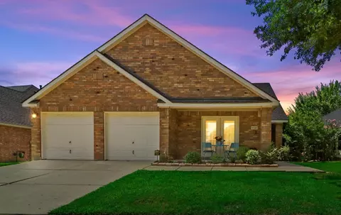 5921 Brookside Dr, Argyle, TX 76226