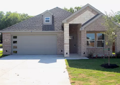 806 S Adelaide St, Terrell, TX 75160