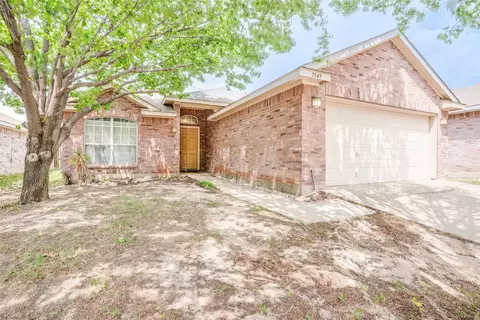 5549 Ridge View Dr, Watauga, TX 76137