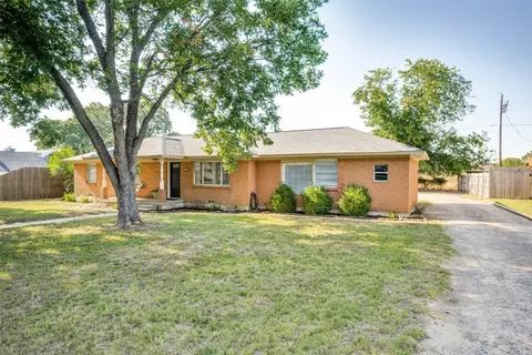 2814 Silvermeadow Ln, Corinth, TX 76210