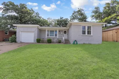 924 Walter St, Bedford, TX 76022