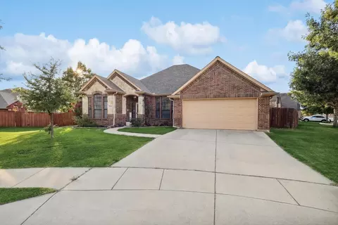 15309 Duck Creek Ct, Roanoke, TX 76262
