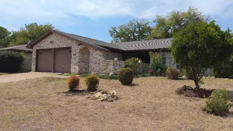1616 Limestone, Edgecliff Village, TX 76134