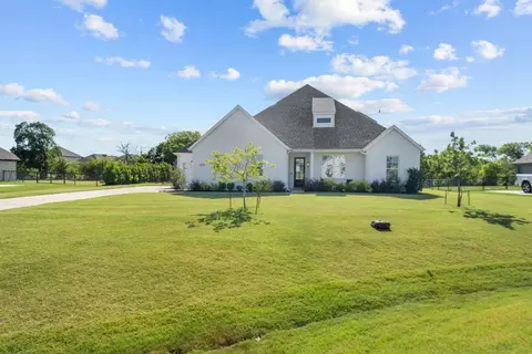 1450 Oliver Creek Ln, Justin, TX 76247