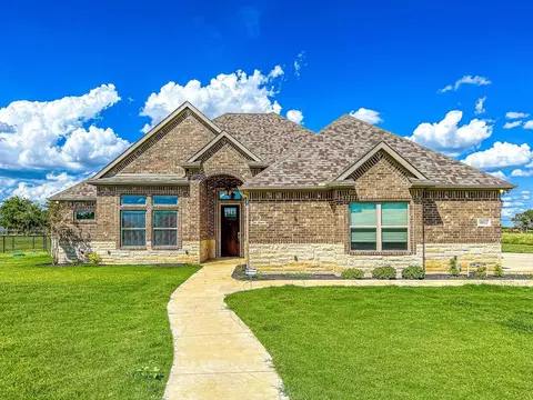 9817 Terry Meadows Ln, Grandview, TX 76050
