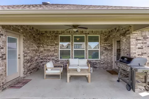 1317 Millican Ln, Aubrey, TX 76227