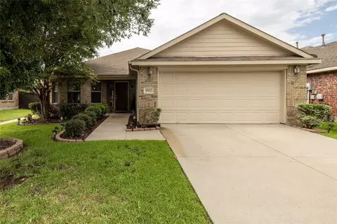 1512 Nighthawk Dr, Little Elm, TX 75068