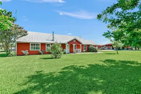 905 Crawford Rd, Sadler, TX 76264