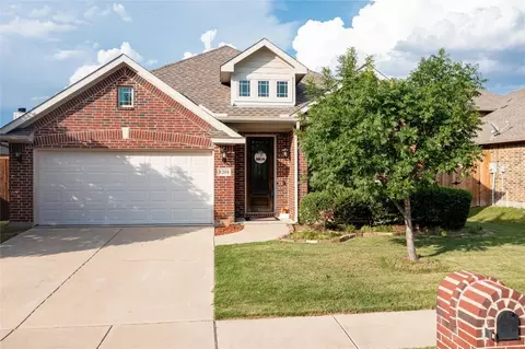 1201 Longhorn Dr, Aubrey, TX 76227