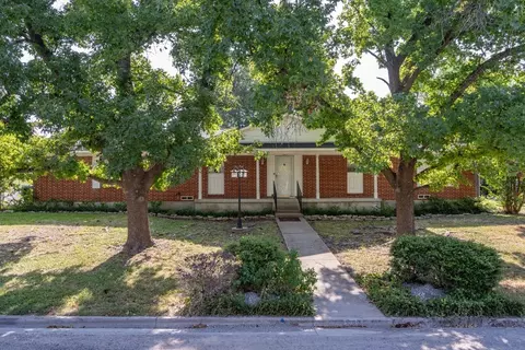 203 Rolling Hills Ln, Farmersville, TX 75442