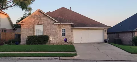 6016 Hillview Dr, Watauga, TX 76148