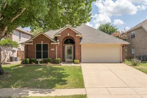 2713 Magnolia Ln, Grapevine, TX 76051