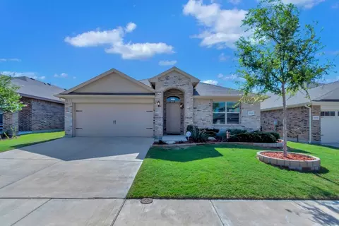 9320 Castorian Dr, Fort Worth, TX 76131
