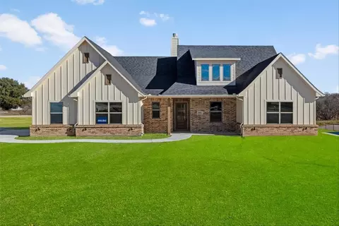 8001 Ranchview Pl, Springtown, TX 76082