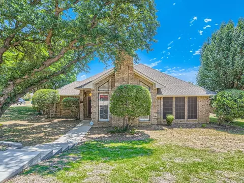 3726 Cromwell Dr, Carrollton, TX 75007