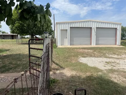 9332 Gregory Rd, Sanger, TX 76266 photo 4
