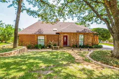 733 Hunters Glen Ct, Bedford, TX 76021