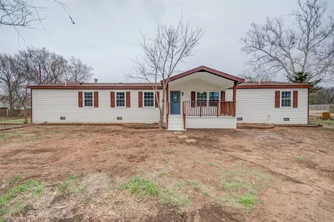 402 N Chapman St, Whitewright, TX 75491