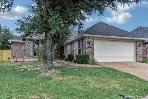 1817 Stone Cliff Cir, Shreveport, LA 71119
