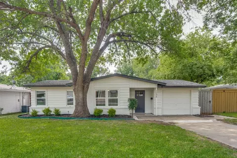2648 Squire Pl, Farmers Branch, TX 75234