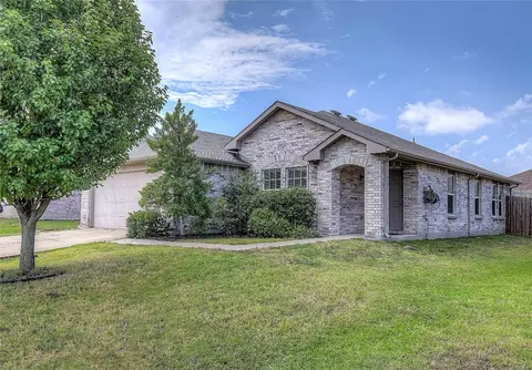 523 Silver Leaf Dr, Royse City, TX 75189