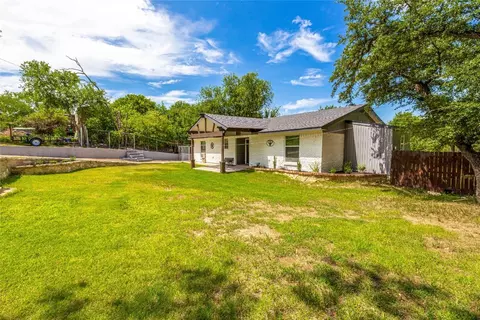449 Beverly Rd, Azle, TX 76020
