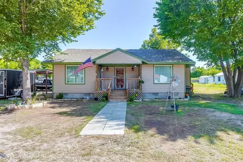 273 Spring Valley Cir, Azle, TX 76020