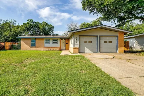 2428 Cloverdale St, Arlington, TX 76010